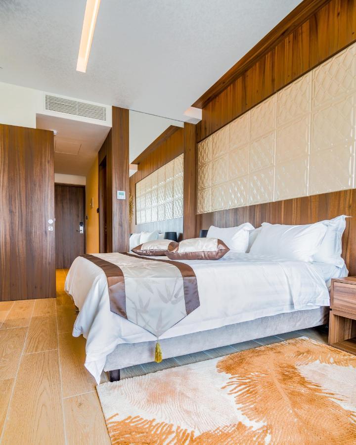 Leonardo Boutique Hotel Larnaca Buitenkant foto