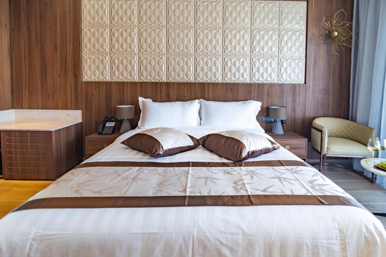 Leonardo Boutique Hotel Larnaca Buitenkant foto