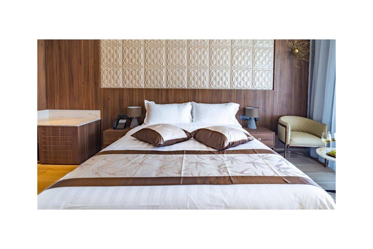 Leonardo Boutique Hotel Larnaca Buitenkant foto