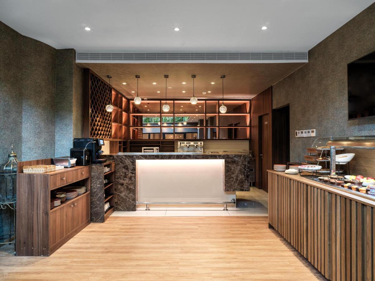 Leonardo Boutique Hotel Larnaca Buitenkant foto